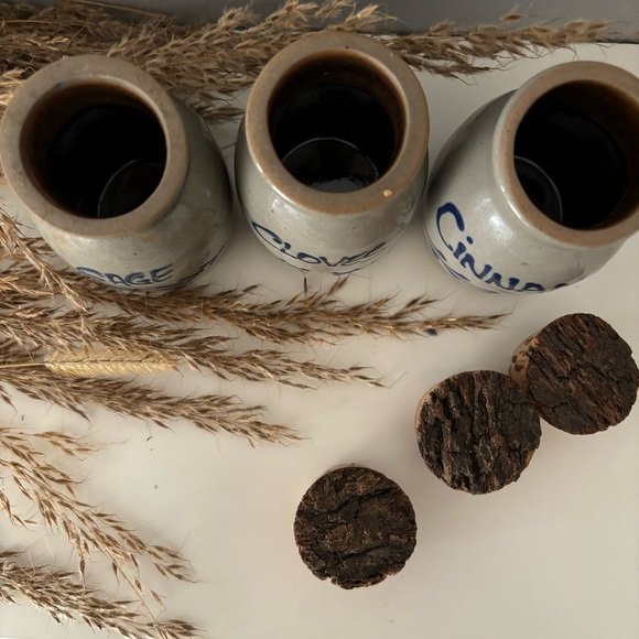 Beaumont Brothers Pottery Spice Jars - Picture 7 of 7